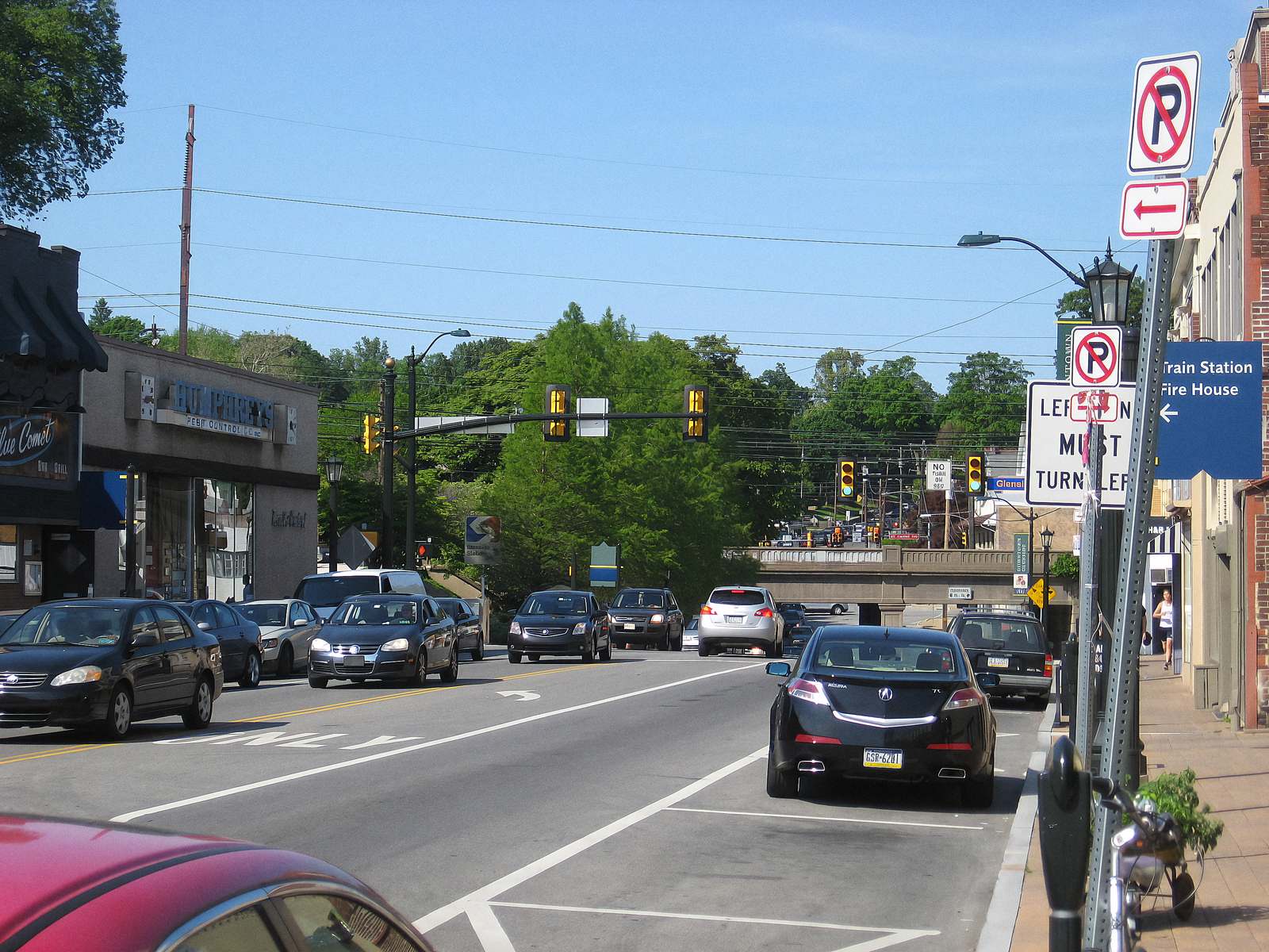 Easton Road through Glenside. The Cheltenham and Abington township line runs through this CDP.